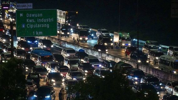 Backflow Increases, Contraflow Implements From KM 70-KM 47 Cikampek Toll Road Towards Jakarta