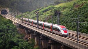 DPR Cecar Bos KAI soal Rugi Proyek Kereta Cepat