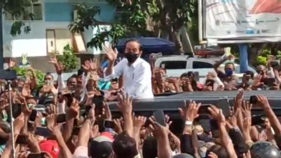 Kerumunan Warga NTT Demi Bertemu Jokowi, Epidemiolog: Tim Kepresiden Harusnya Antisipasi