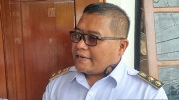 成千上万的名誉“被抛弃”的人,Manokwari摄政政府留下pad以支付他们的工资
