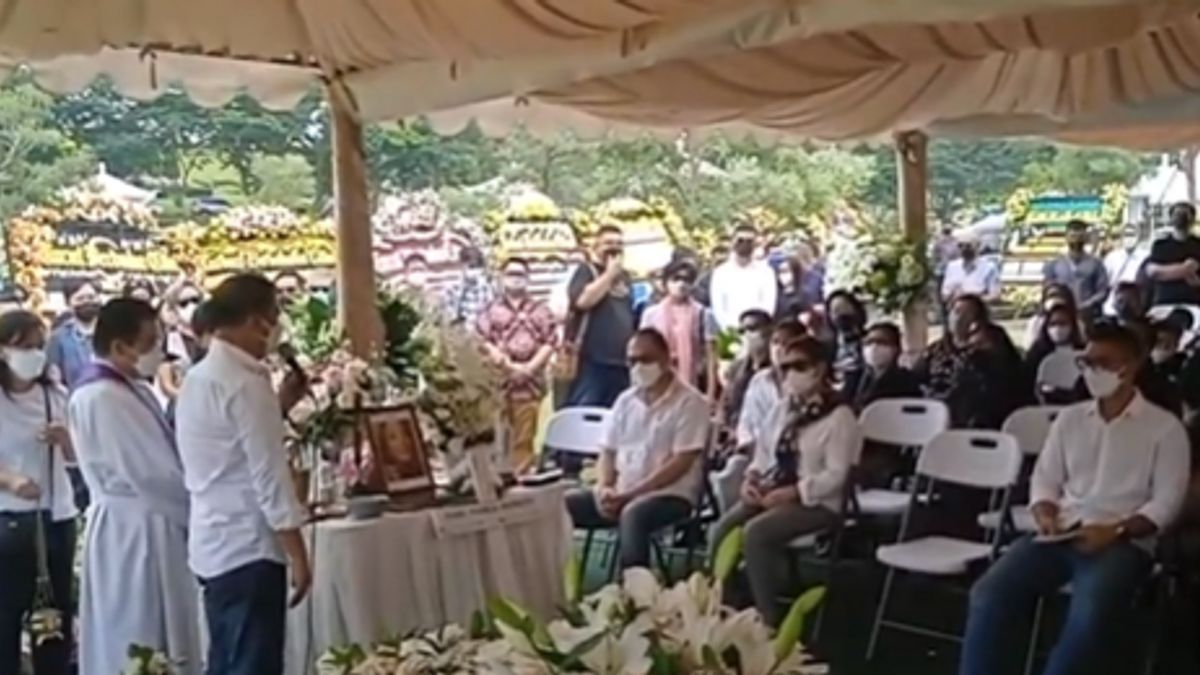 Sambutan Mayong di Peristirahatan Terakhir Maura Magnalia: Ini Hal yang Ironis