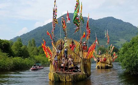 Pesona Taman Nasional Danau Sentarum Kalbar, Penghasil 30 Ton Madu Hutan per Tahun