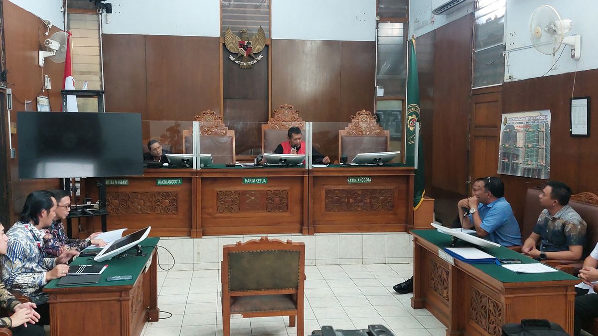 Aiman Witjaksono Brings 3 Evidences At The Pretrial Session Against Polda Metro