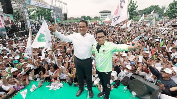 DKI省政府Imbau Volunteers Anies-Imin和Prabowo Gibran Doesn't Take Private Vehicle参加Akbar JIS-GBK Campaign