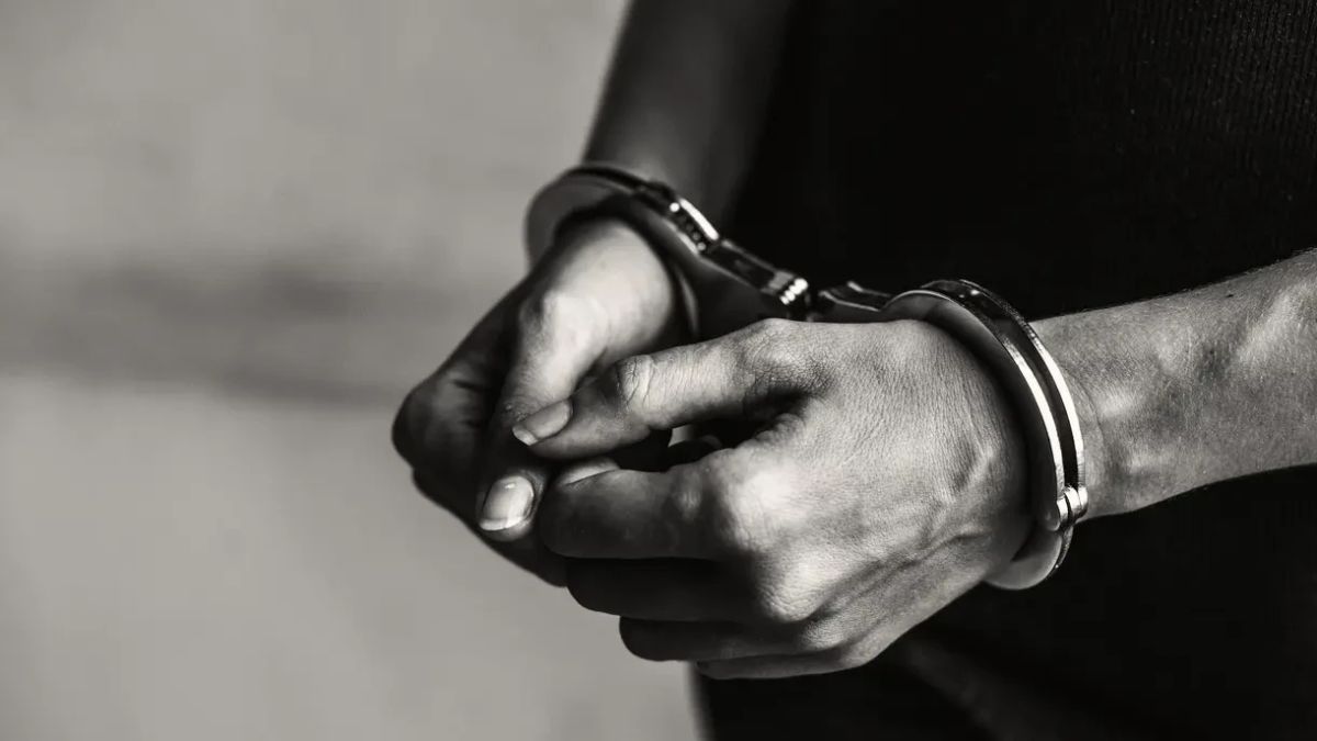 Ikut Korupsi APBDes Bareng Eks Kades, Sekdes Tanggul Wetan Jember Ditahan Polisi