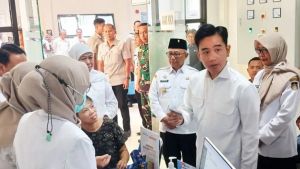 警察局长Blitar 表示,在副总统纪伯伦访问期间搭建横幅的学生的愿望被Walkot接收