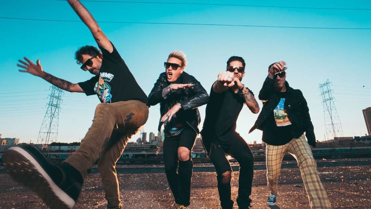 Papa Roach Launches Single Motivational Generator, Stand Up