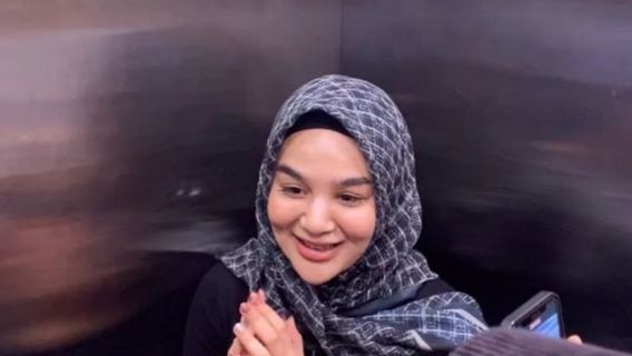 Le voyage du bureau fictif, Selebgram Hana Hanifah, interrogé par la police de Riau