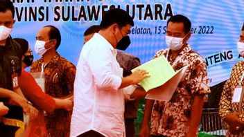 Menteri ATR Bagikan 762 Sertifikat di Minahasa Tuntaskan Konflik Lahan