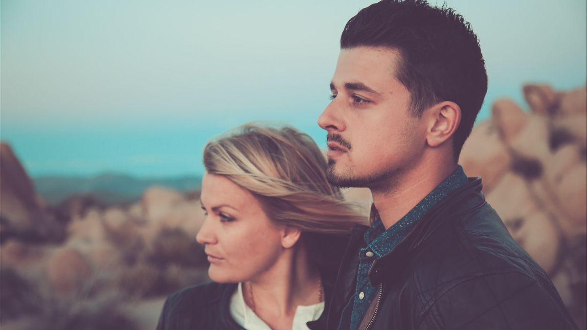 5 Hal yang Jarang Dibicarakan Bersama Pasangan karena Malu, Biasanya Saling Disimpan