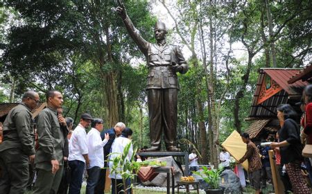 Dampingi Megawati Resmikan Patung Bung Karno, Ganjar: Pancasila In Action Butuh Pendekatan Budaya