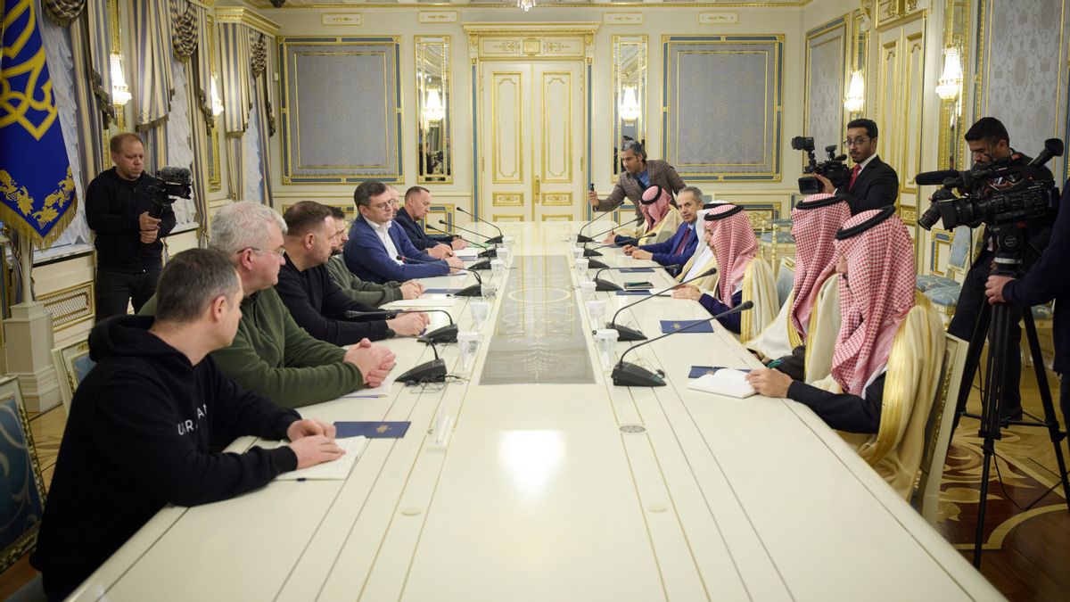 Meeting with President Zelensky in Kyiv, Saudi Arabia's Minister of Foreign Affairs Prepares IDR 6.2 Trillion Aid for Ukraine