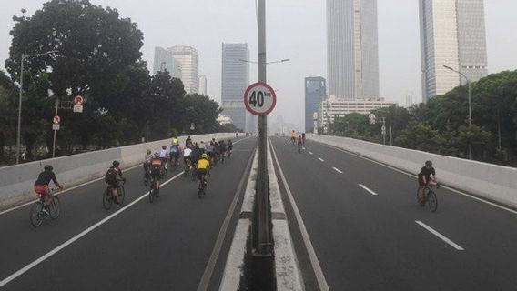 Polemik Jalur Sepeda, Anies dan Ahok Dibandingkan: Gubernur Dulu Bikinnya Jembatan Semanggi