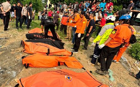 Keluarga Korban Kali Bekasi Pertanyakan SOP Polisi saat Membubarkan Kerumunan Remaja