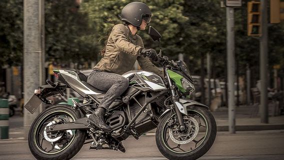 Kawasaki Rilis Motor Listrik Ninja e-1 dan Z e-1 2024 di Amerika Serikat