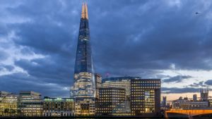 Panjat Gedung Pencakar Langit The Shard London, Pria Ini Diamankan Polisi Metropolitan