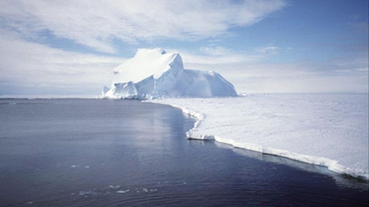 南极冰层下方发现古代景观的卫星数据