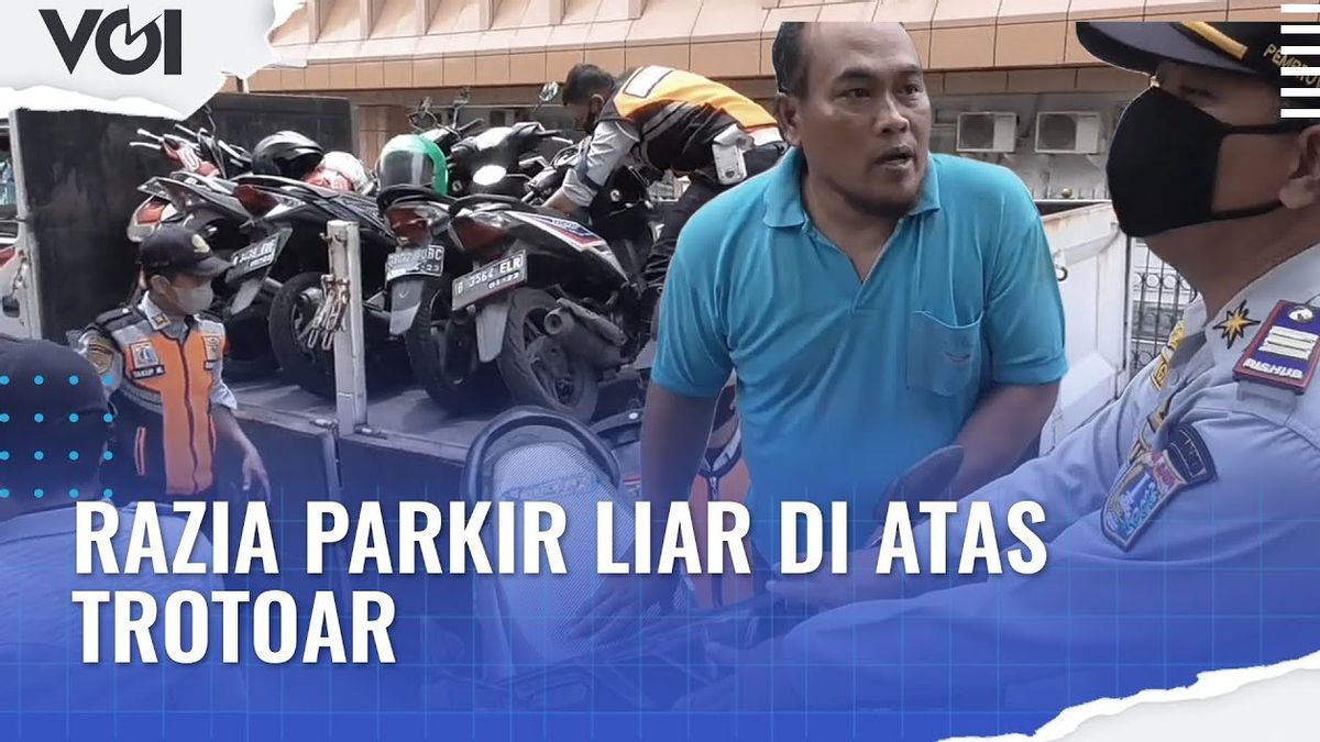 VIDEO: Parkir Motor di Atas Trotoar, Pemilik Kendaraan Kocar-Kacir Saat Petugas Dishub Tiba