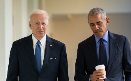 Obama Dilaporkan Sangat Cemas Biden Bakal Kalah dari Trump dalam Pilpres 2024