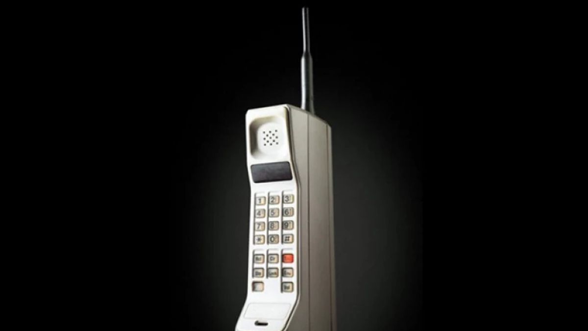 Mengetahui Sejarah Penemuan Handphone: Perkembangan Teknologi yang Mengubah Dunia