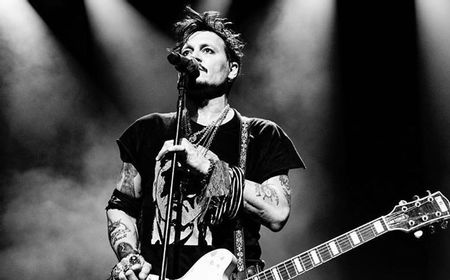 Johnny Depp Gaet Jeff Beck Bawakan Lagu John Lennon