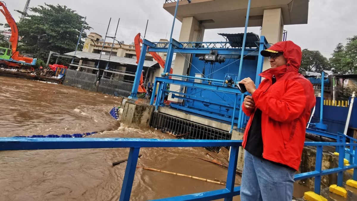 When Anies Appreciated His Staff Quickly Subdued The Flood But Instead, Changed The Head Of The Water Resources Service, What Happened?