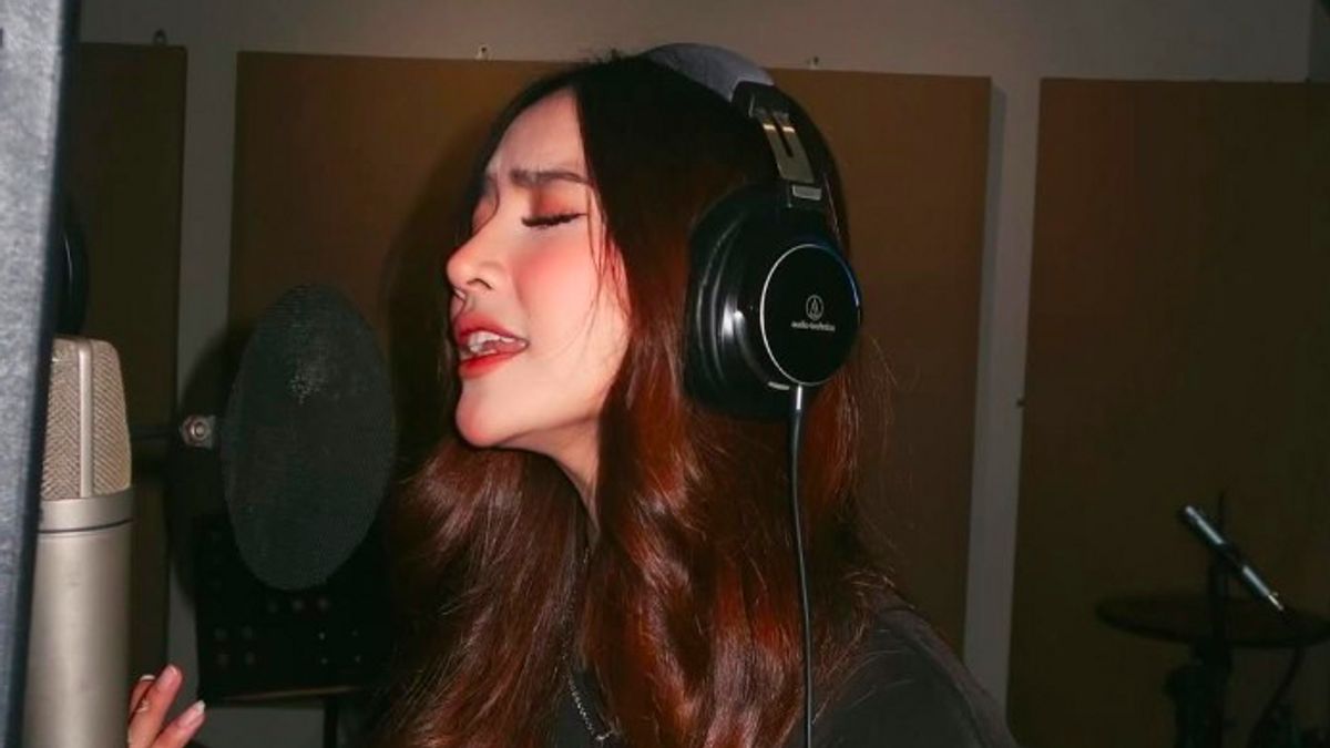 Mahalini's Emotional Story Behind The Soundtrack Recording Of 2nd Miracle In Cell No.7