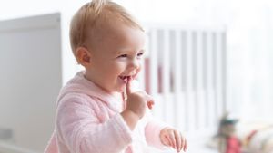 5 Hal yang Harus Dilakukan Ortu saat Gigi Pertama Bayi Tumbuh