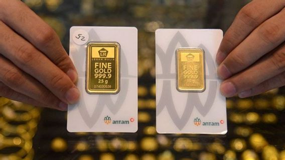 Akhir Pekan, Harga Emas Antam Turun ke Rp1,313 Juta Per Gram