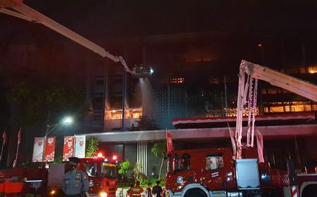 Sudah 5 Jam, Kebakaran di Gedung Kejaksaan Agung Belum Padam