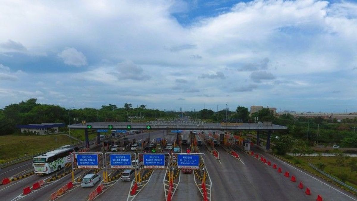 共有58.5万辆汽车通过H-2 Lebaran的Cikampek Utama收费站离开Jabodetabek。