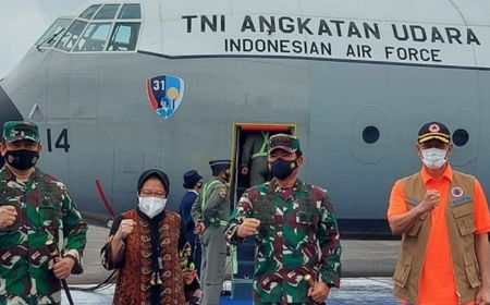 Mensos Risma dan Kepala BNPB Bertolak ke Sulbar, Pantau Logistik dan Bantun Korban Gempa