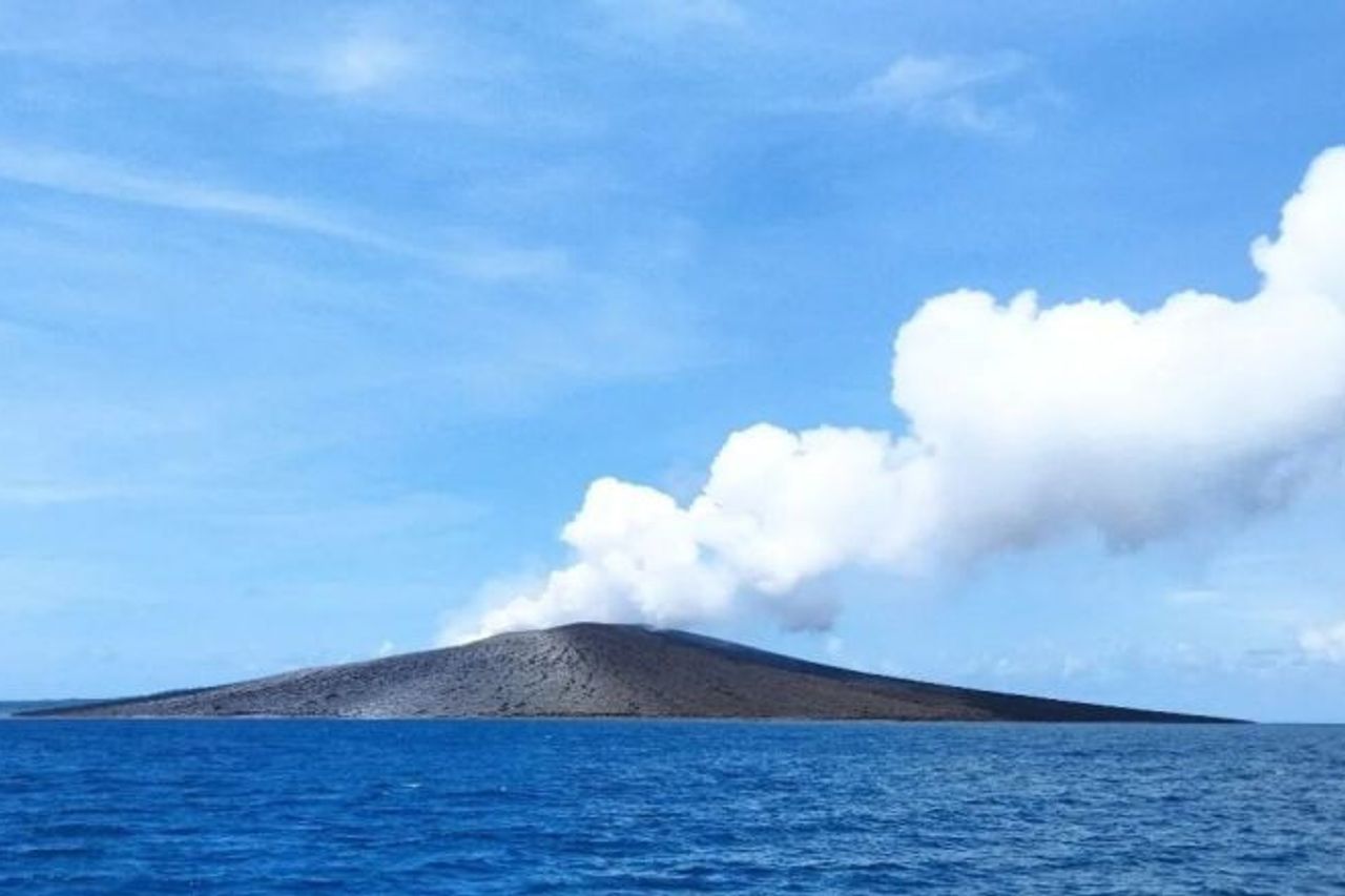 Le mont Anak Krakatau a éruption 10 fois jusqu’à ce soir