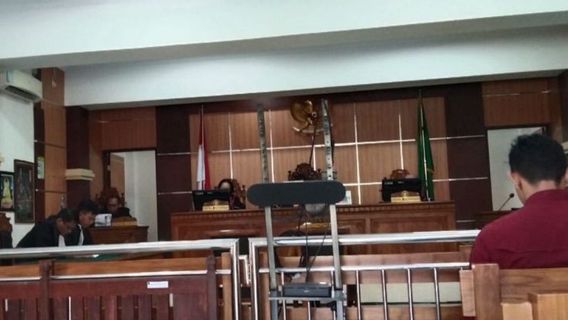 非法金钱提供虚假证据的律师听证会,JPU Kejari Purwokerto要求被告永久被拘留