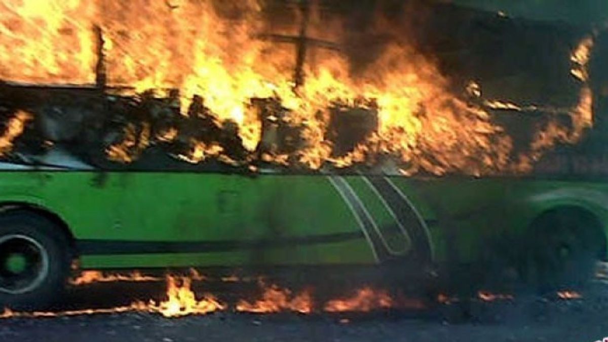 Tragic! Bus Burns In India Kills 25 People