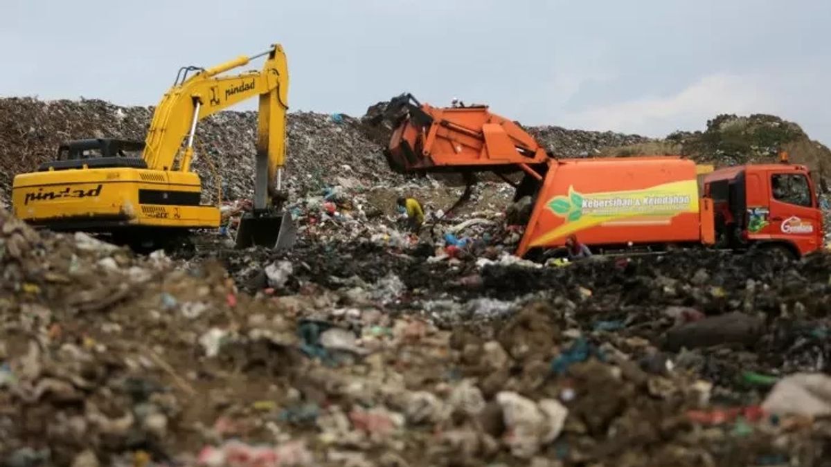 马塔兰皮达的垃圾填埋场Sekotong垃圾填埋场,DLH抱怨燃料增加2-3倍