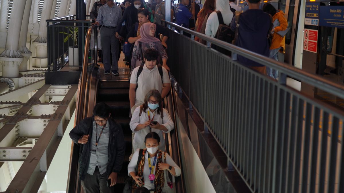 جاكرتا - وصل عدد مستخدمي LRT Jabodebek في أبريل إلى 2.9 مليون، وهو يزداد كخيار للحركة اليومية للمجتمع
