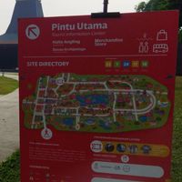 Libur Natal, Puluhan Ribu Pengunjung Padati Kawasan Wisata TMII Menjelang Senja