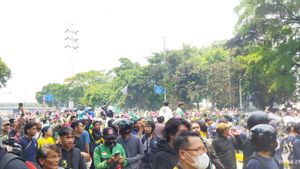 Situasi Terkini di Simpang Senen: Pasukan Ojol Teriak 'Pembunuh' Sambil Long March ke Arah Mako Brimob