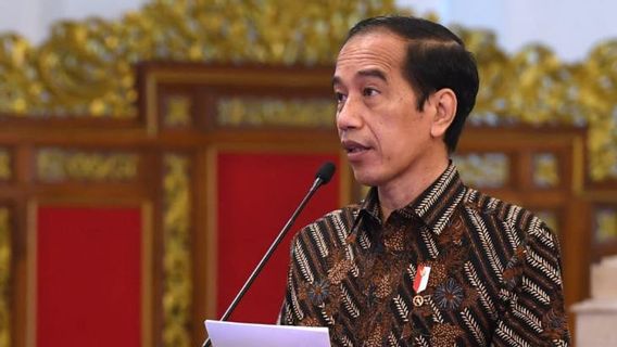 Jokowi Gaungkan Benci Produk Luar Negeri, Netizen Bahas Foto Keluarga Presiden yang Pakai Gucci