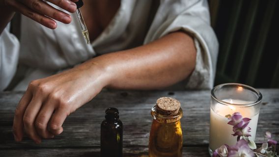 Le Parfum Dans Les Soins De La Peau Est-il Dangereux? C’est L’explication De La Dermatologie.