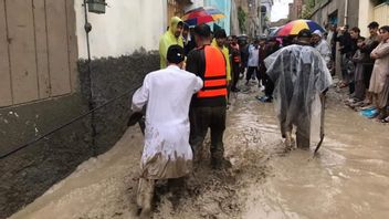 パキスタンの洪水被災者を助け、ドバイは33トンの人道支援を送る