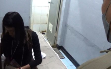 4 Pasangan Kumpul Kebo Panik saat Kamarnya Digerebek Satpol PP di Hotel Rio Jatinegara