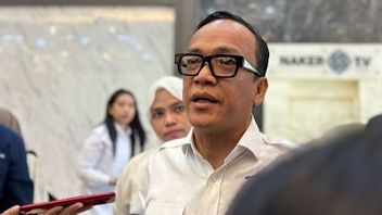 Luncurkan Aplikasi Buruh Tanya Wamen, Wamenaker Terima Aduan Ijazah Ditahan