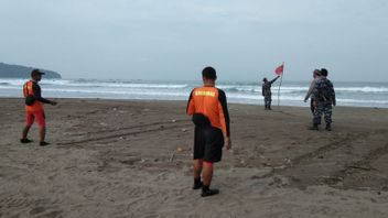 Search And Rescue Team Search For 2 Punk Kids Dragged By Waves In Pangandaran