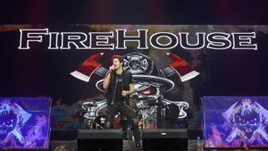 Lengkingan Nate Peck Guncang Konser FireHouse di Jakarta