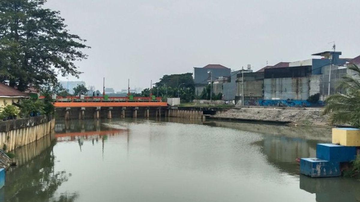 DKI Keruk 24,123 Meter Kubik Lumpur In Pluit Cegah Banjir Reservoir