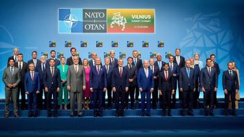 NATO Agrees on Ukraine's Future: Unconditional But Also No Timetable for Accession