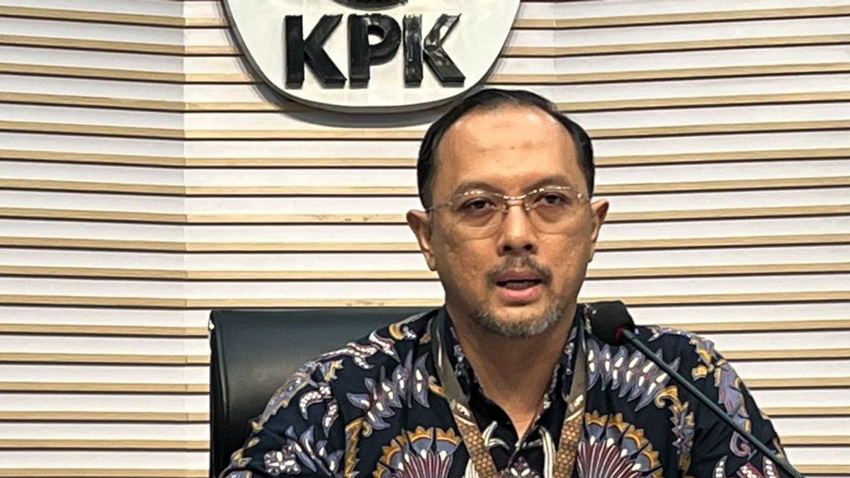 KPK 检查 矿业老板Setyo Mardanus 关于马鲁特 州长Abdul Gani Kasuba的洗钱