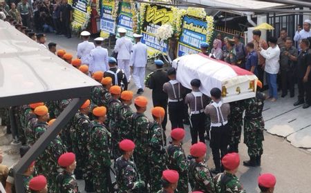 Pakai Mobil Kogartap TNI, Jenazah Hamzah Haz Menuju Pemakaman Keluarga di Bogor